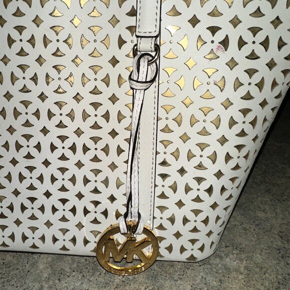 Michael Kors Optic White/Gold Handbag with laser cutouts - Picture 4 of 5